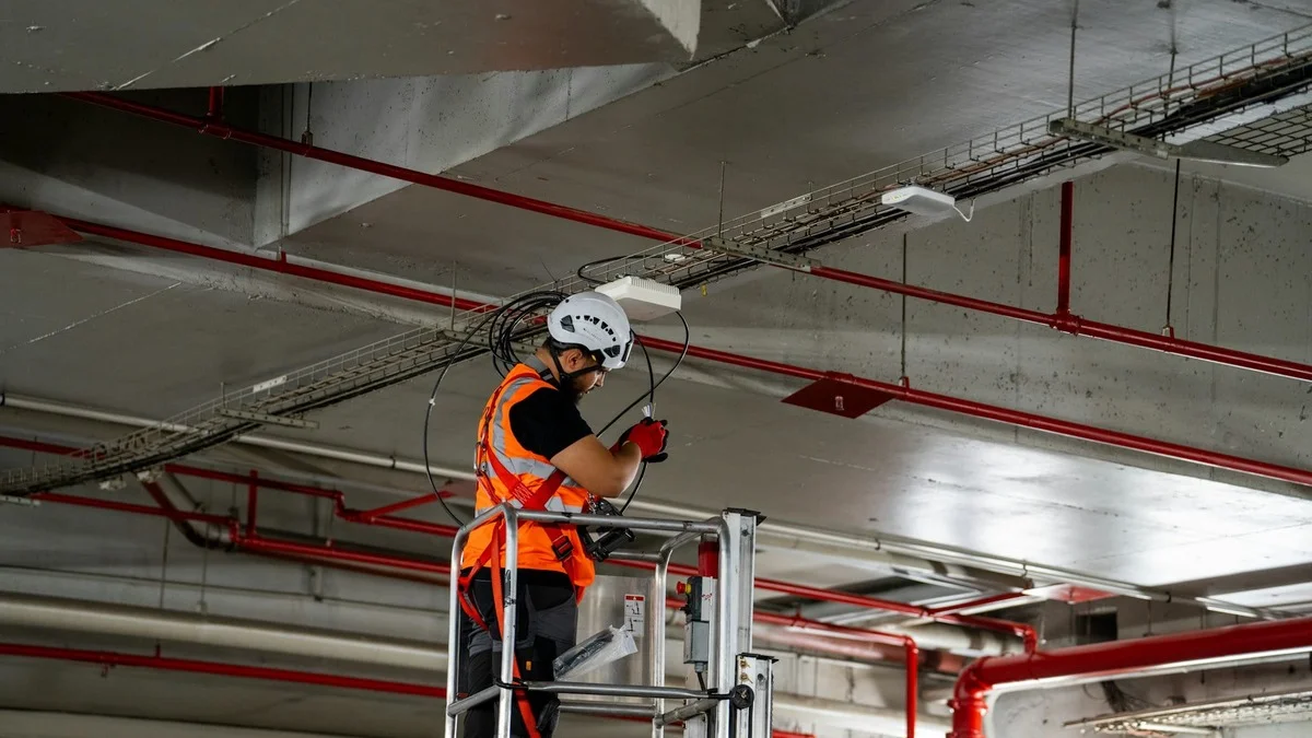 Centres de données IA : pourquoi les chantiers Meta et Amazon vident les chantiers de logements américains